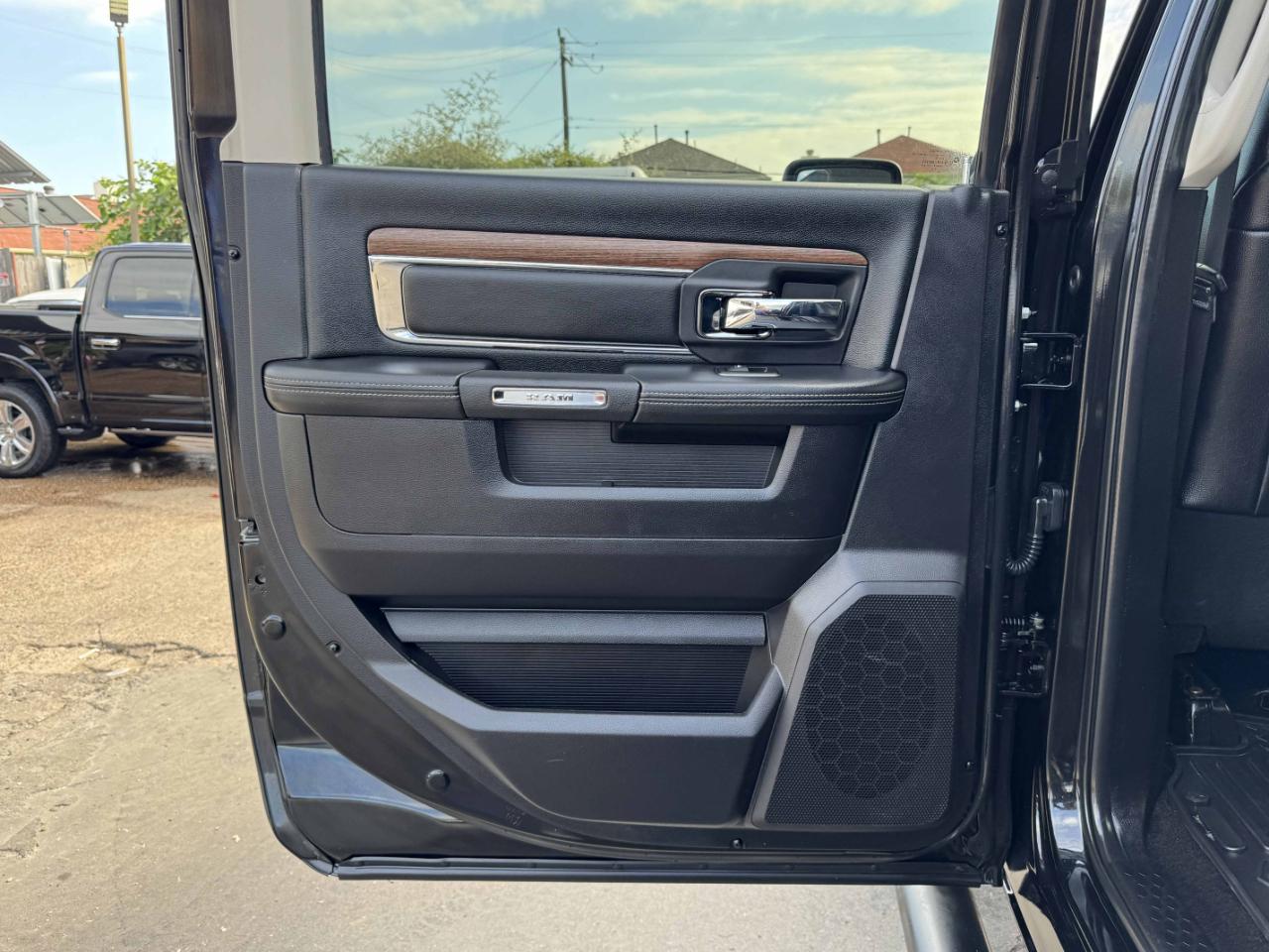 RAM 2500 Laramie Crew Cab 4WD 2016