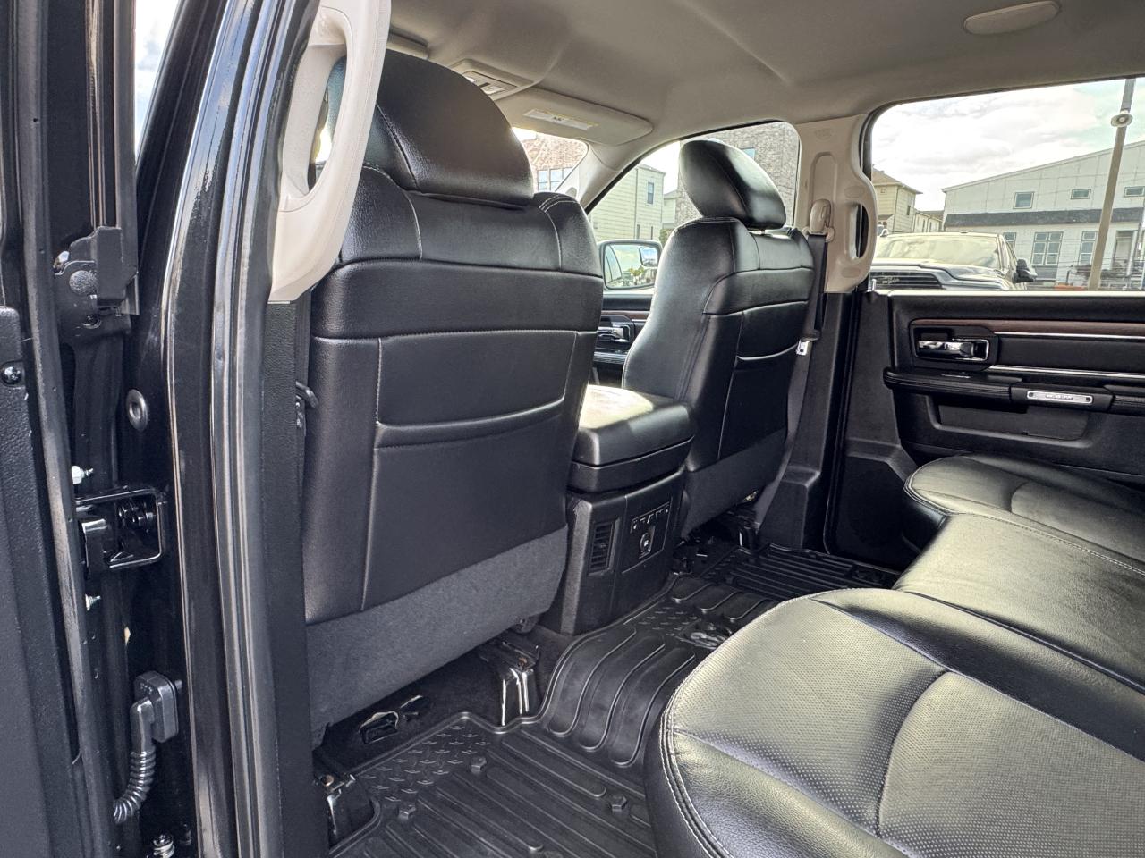 RAM 2500 Laramie Crew Cab 4WD 2016