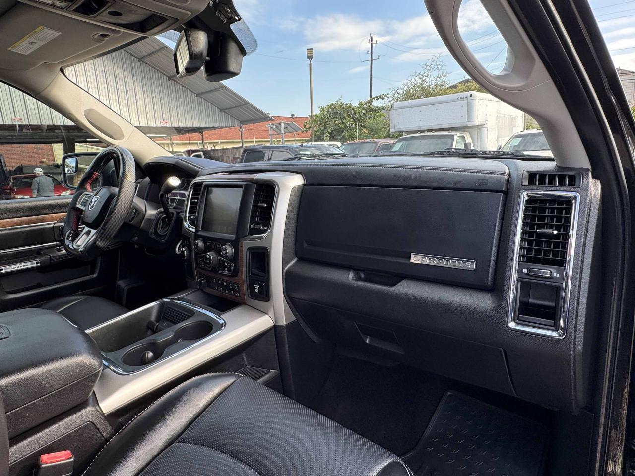 RAM 2500 Laramie Crew Cab 4WD 2016
