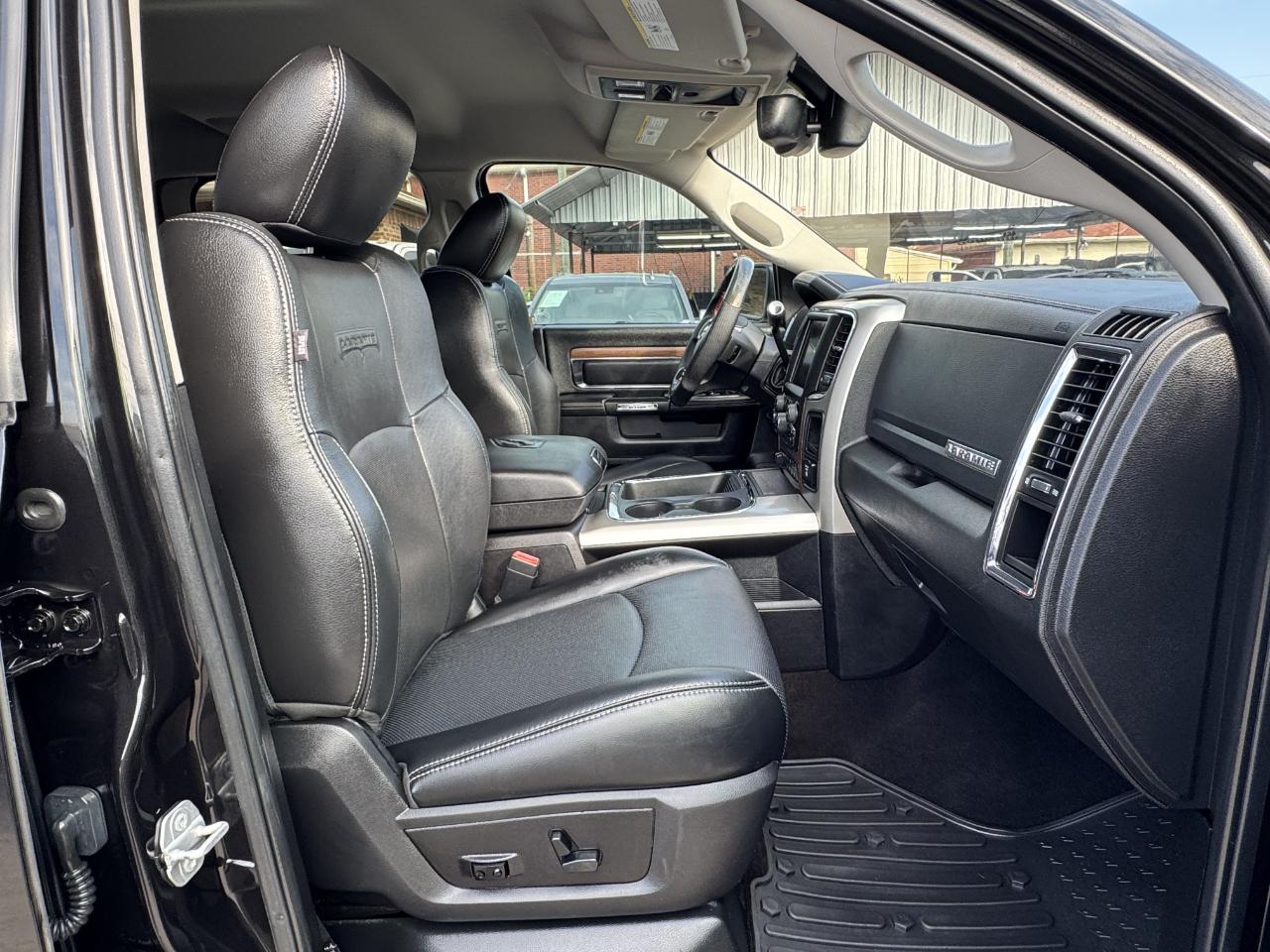 RAM 2500 Laramie Crew Cab 4WD 2016