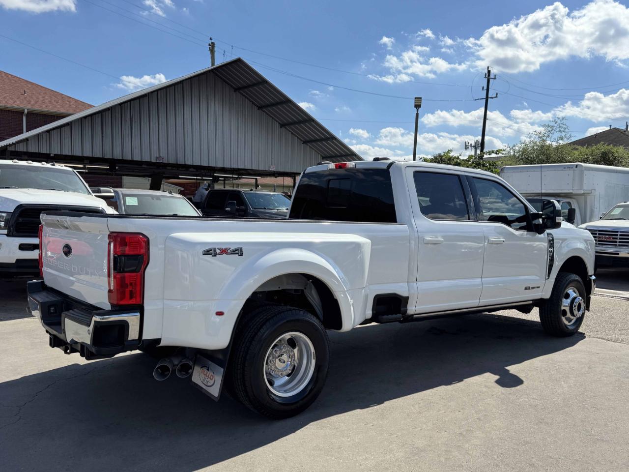 Ford Super Duty F-350 DRW  2023