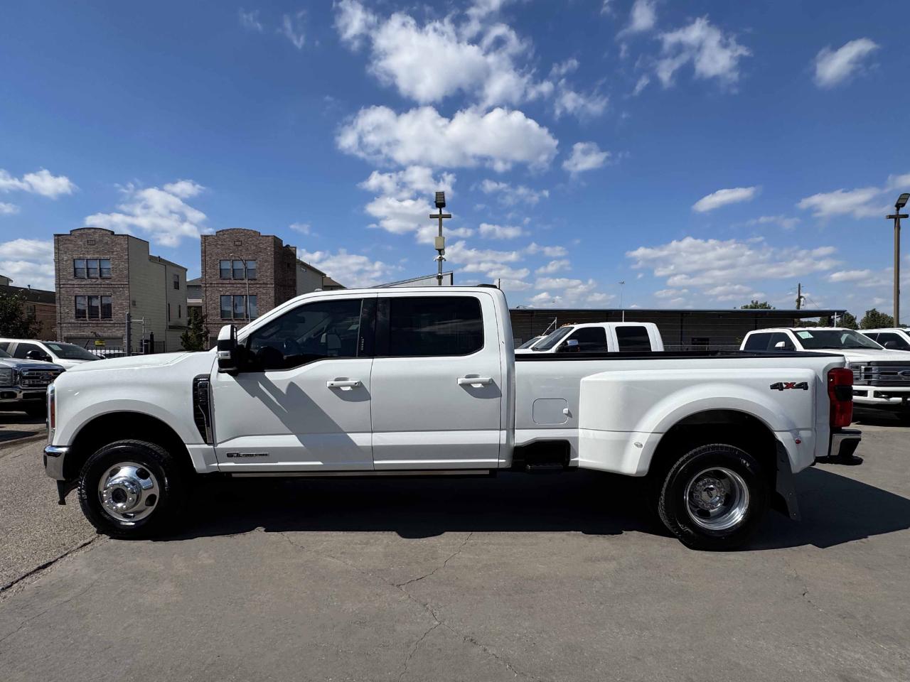 Ford Super Duty F-350 DRW  2023