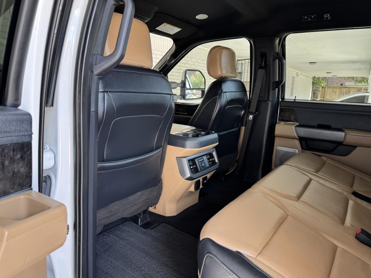 Ford Super Duty F-350 DRW  2023