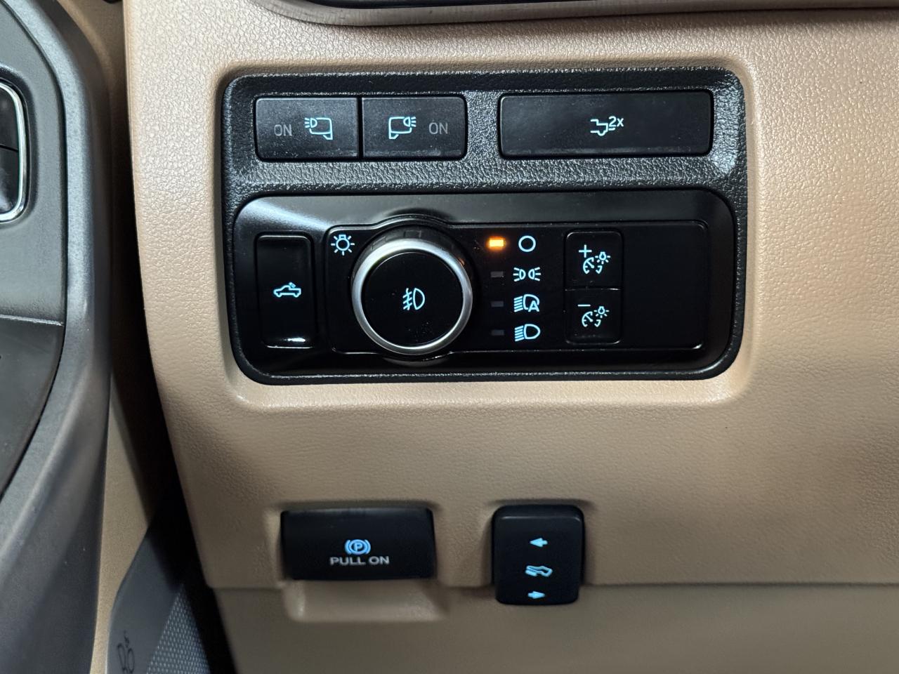 Ford Super Duty F-350 DRW  2023
