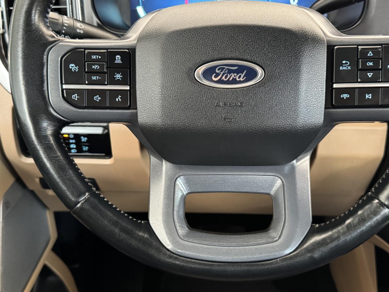Ford Super Duty F-350 DRW  2023