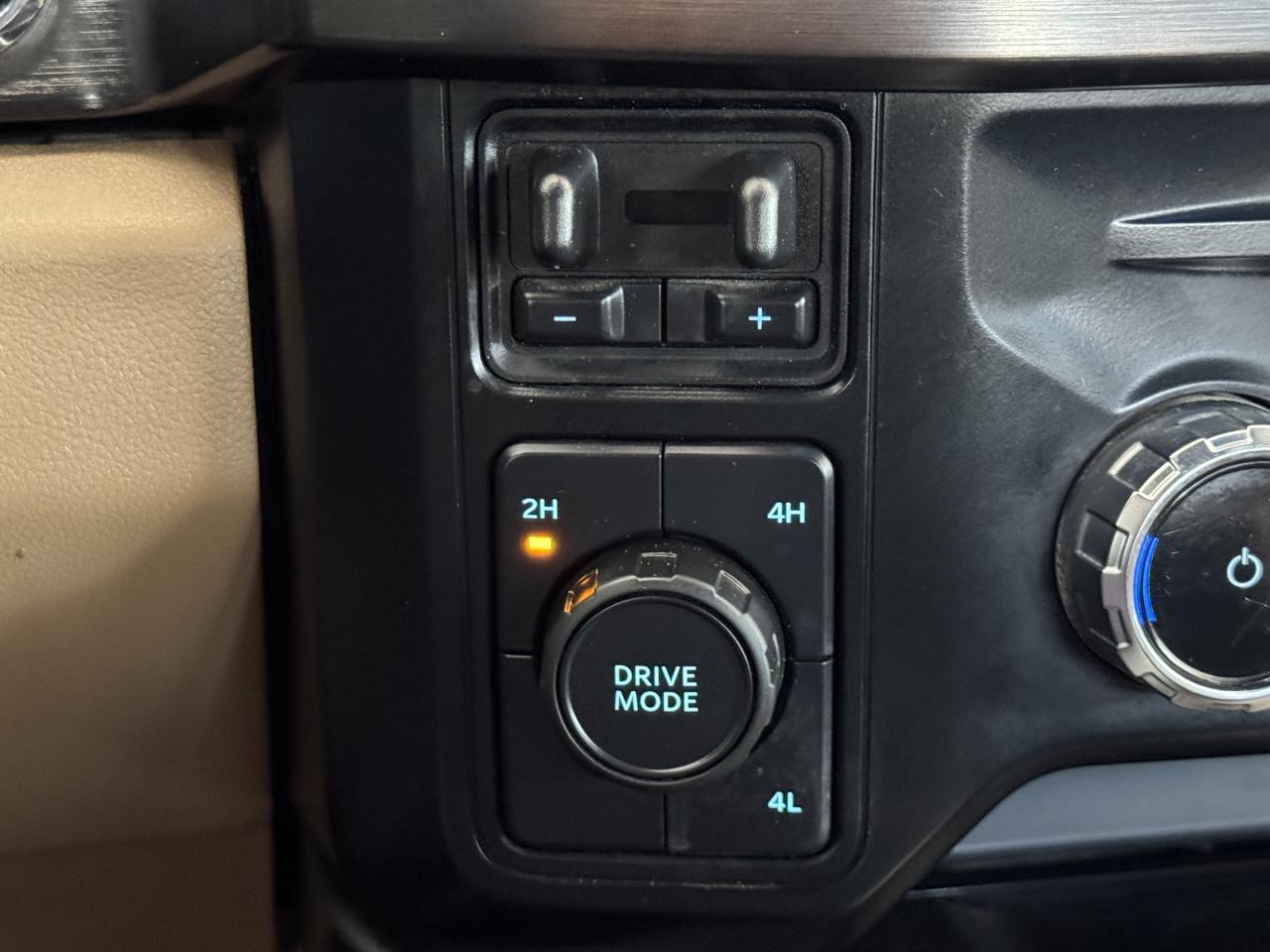 Ford Super Duty F-350 DRW  2023