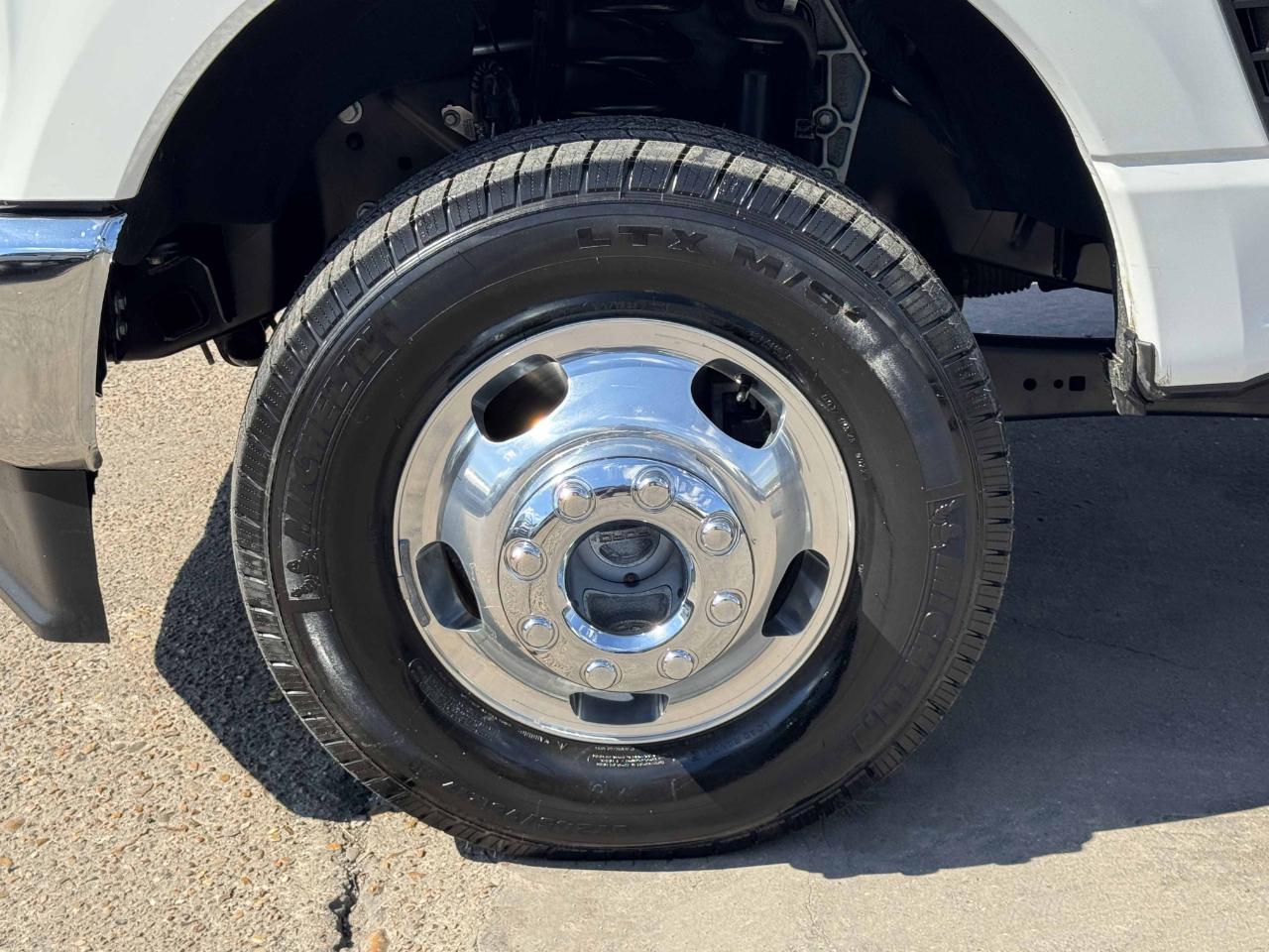 Ford Super Duty F-350 DRW  2023