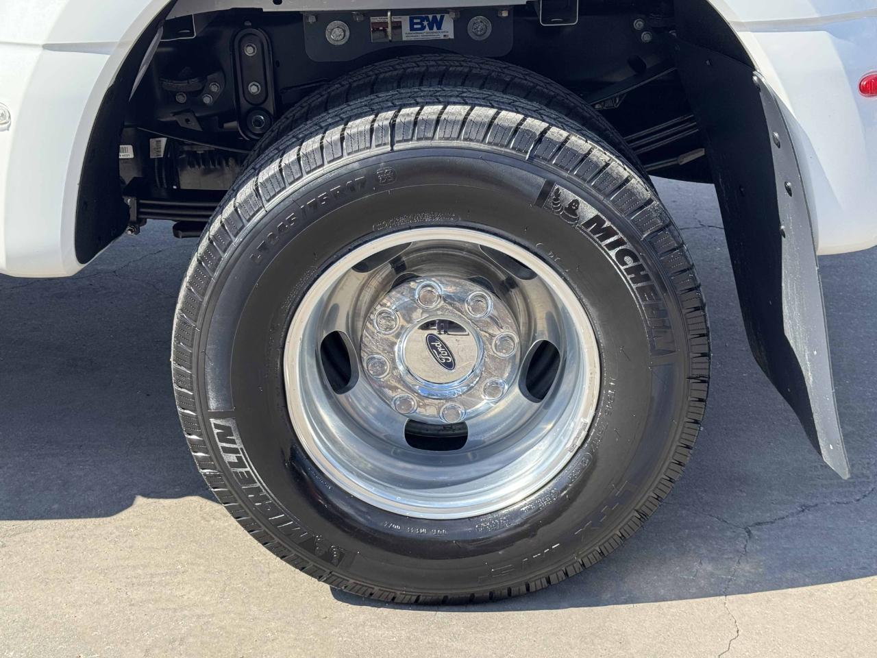 Ford Super Duty F-350 DRW  2023