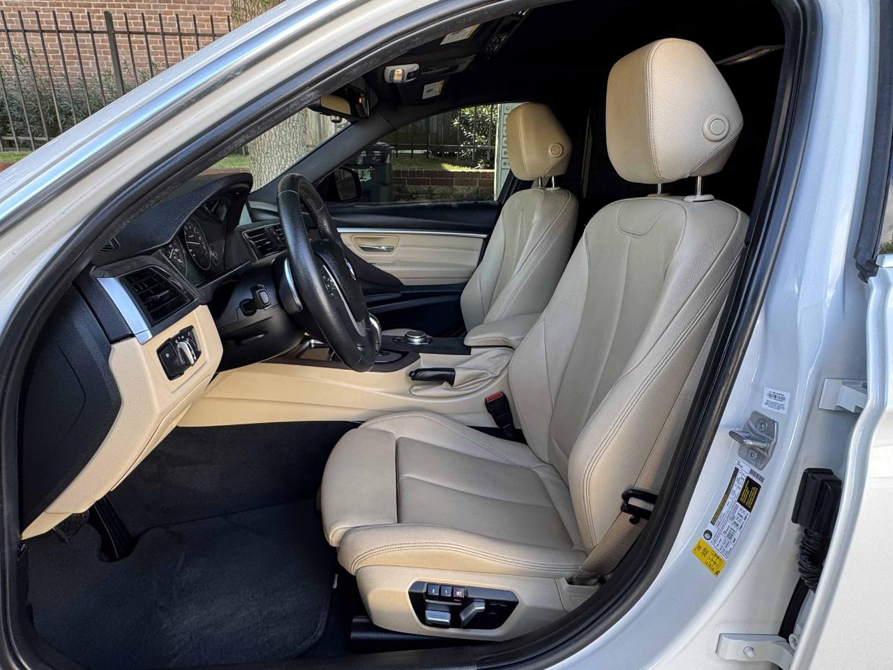 BMW 3 Series  2017
