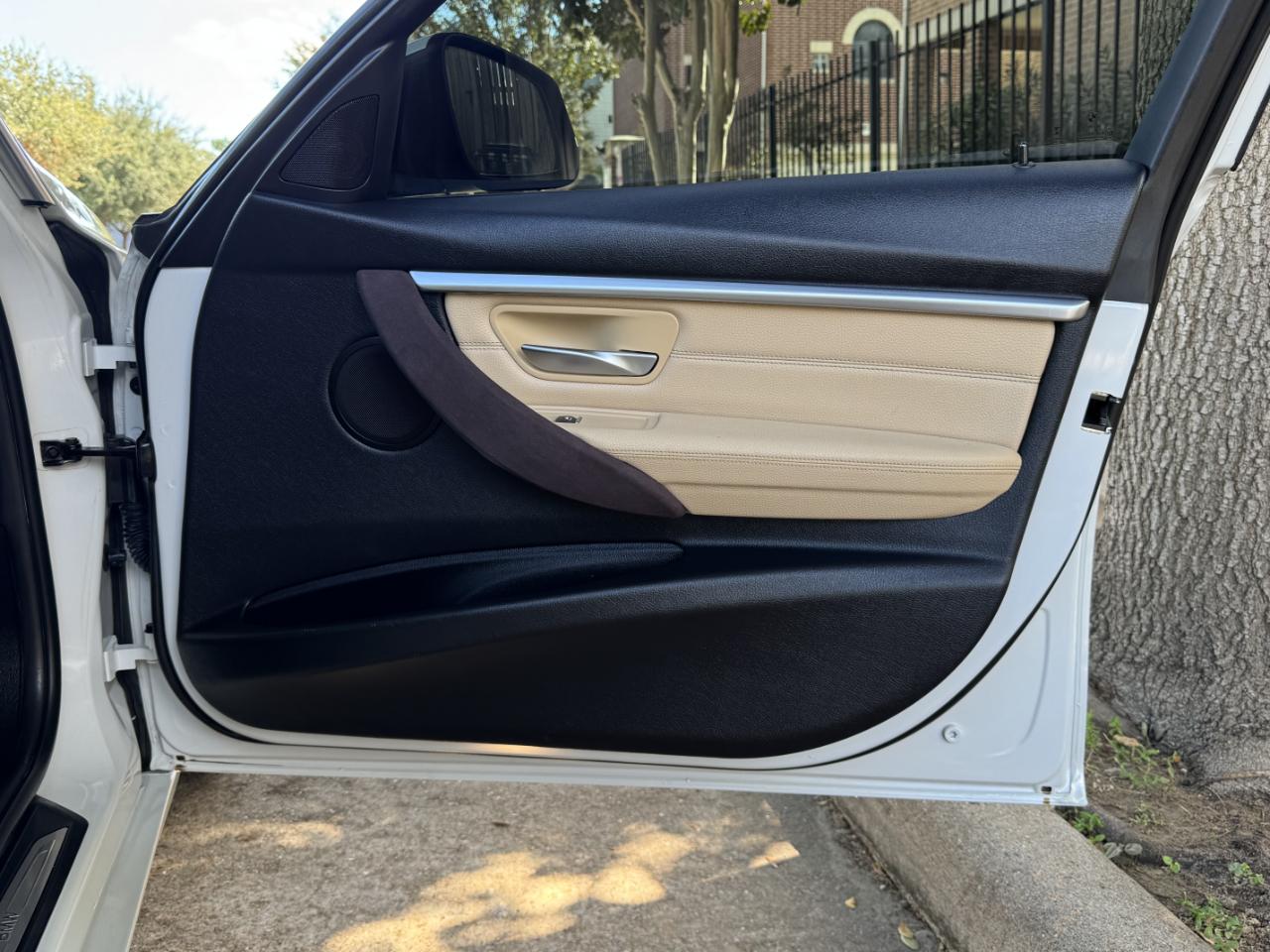 BMW 3 Series  2017