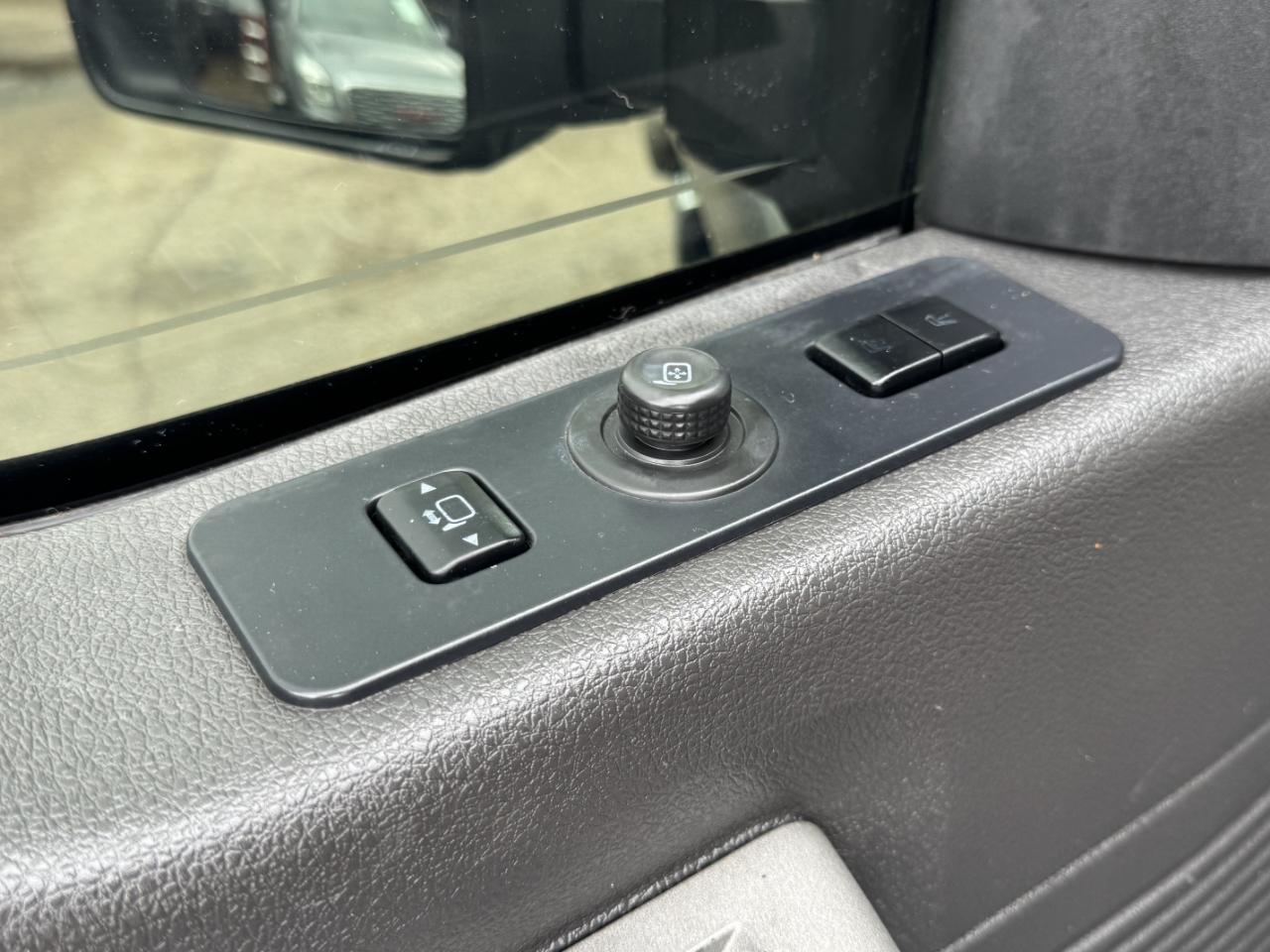 Ford Super Duty F-250 SRW  2012