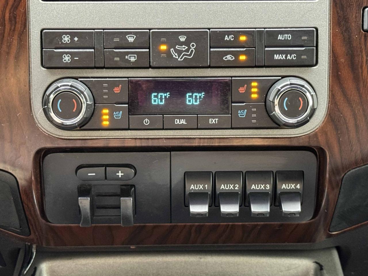 Ford Super Duty F-250 SRW  2012