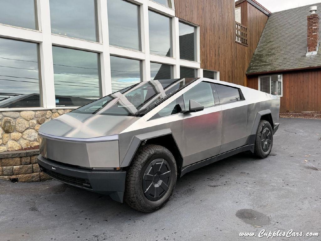 2025 Tesla Cybertruck AWD