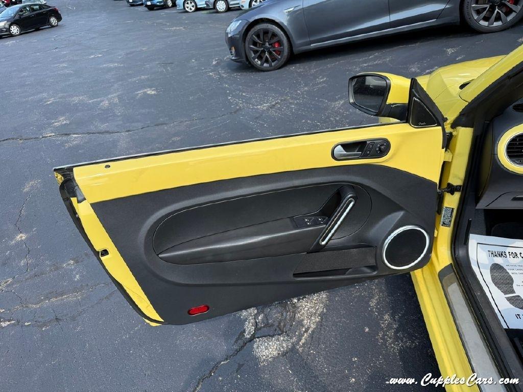 Volkswagen Beetle  2014