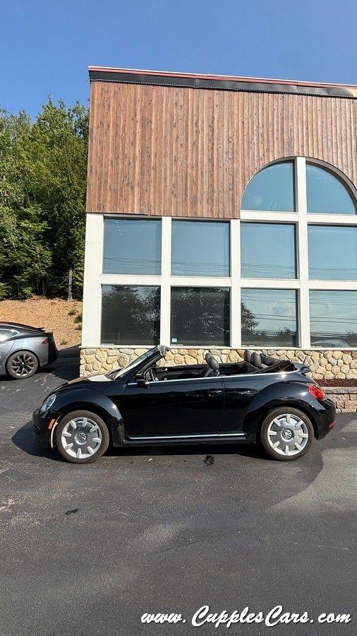 Volkswagen Beetle  2013