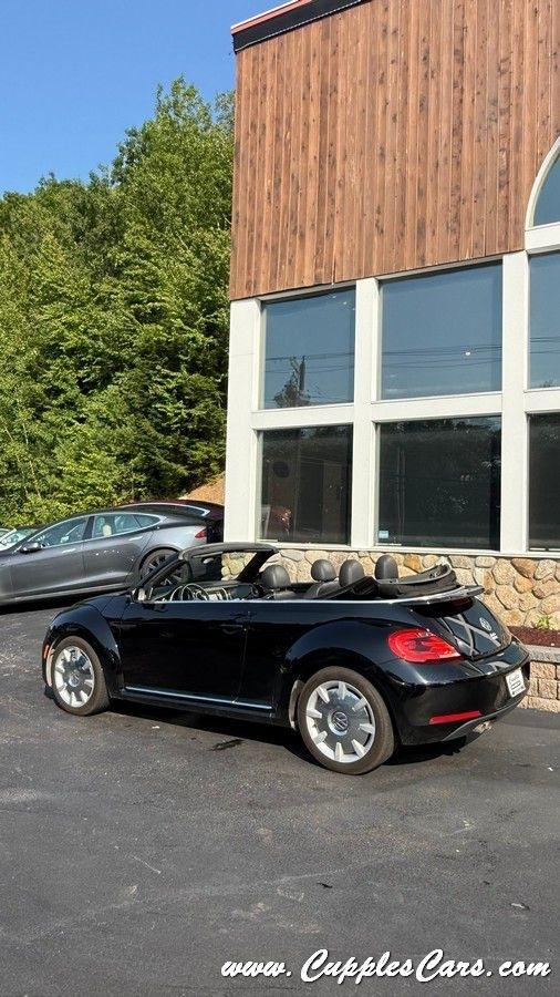 Volkswagen Beetle  2013