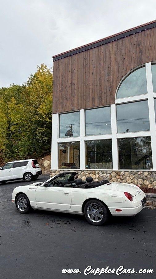 Ford Thunderbird  2002