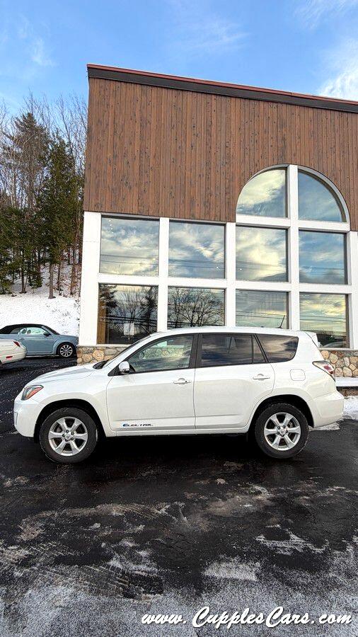 Toyota RAV4 EV  2014
