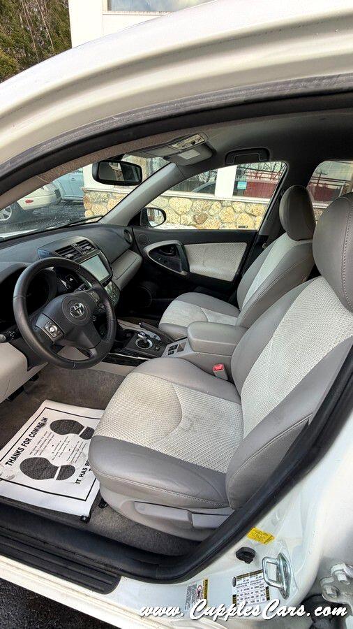 Toyota RAV4 EV  2014