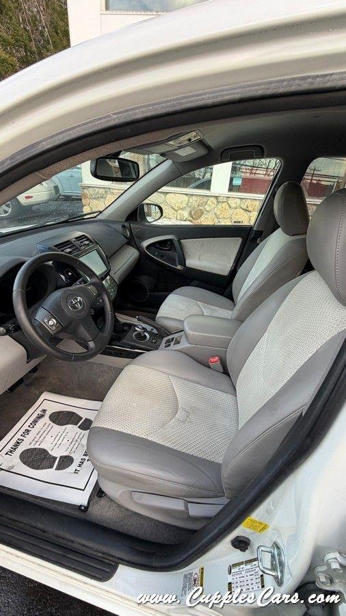 Toyota RAV4 EV  2014