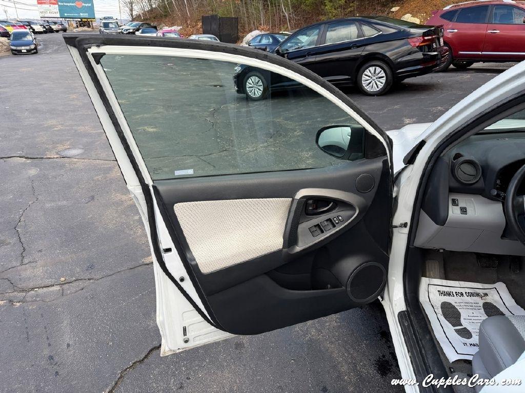 Toyota RAV4 EV FWD 4dr 2014