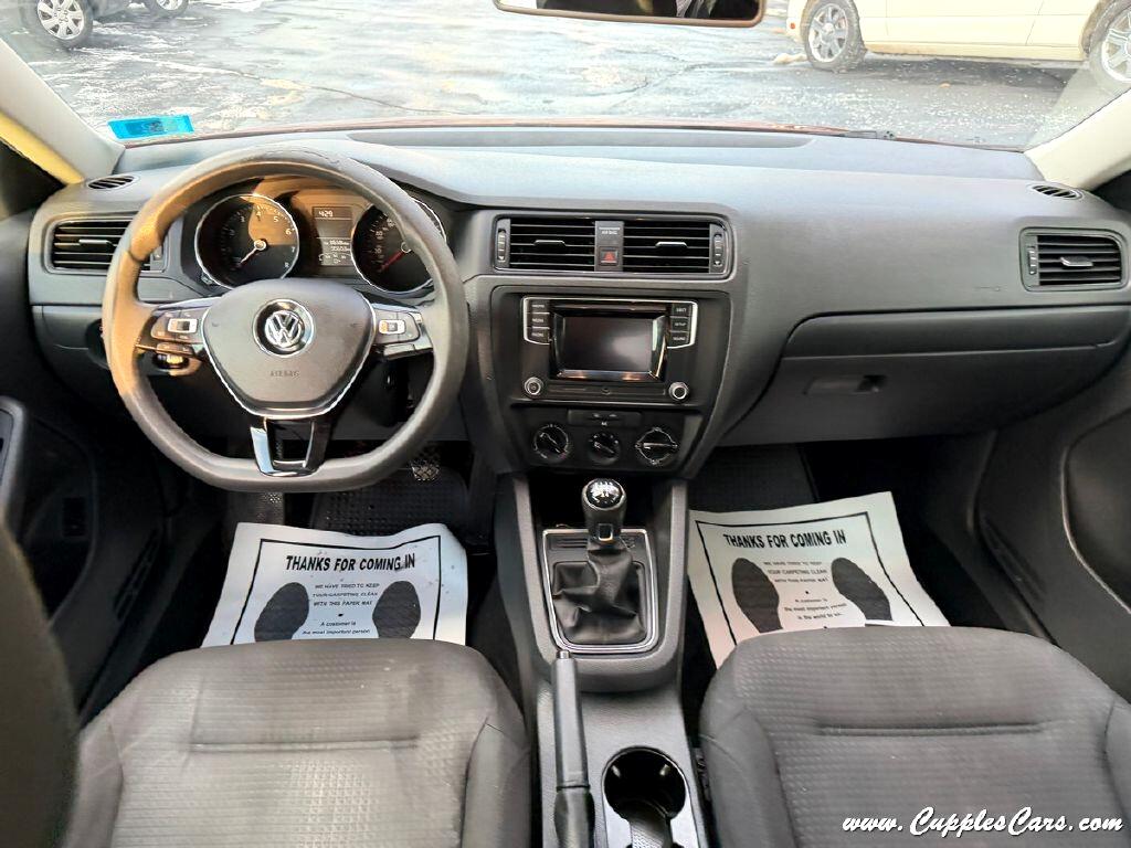 Volkswagen Jetta  2016