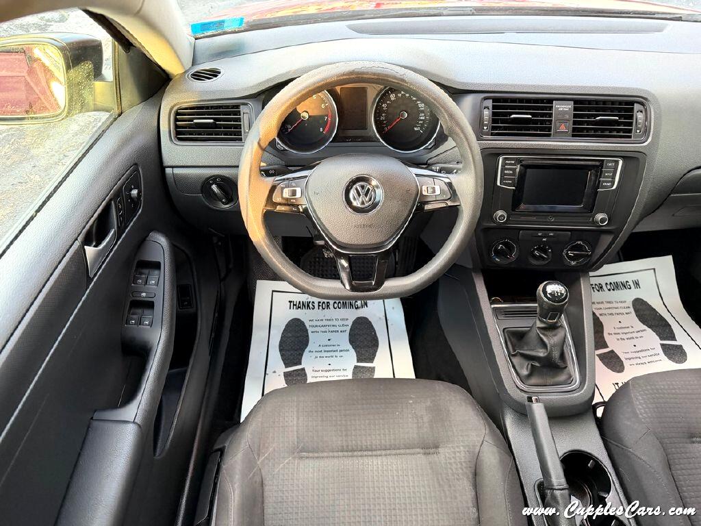 Volkswagen Jetta  2016