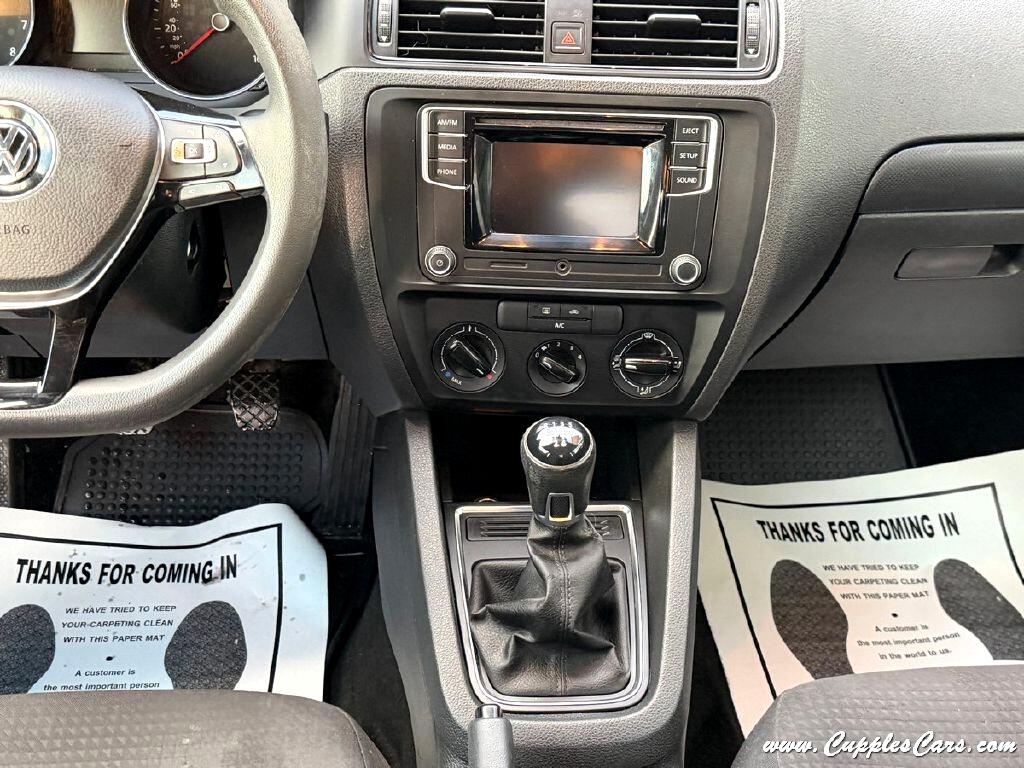 Volkswagen Jetta  2016