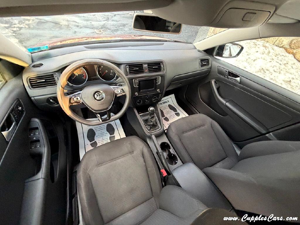 Volkswagen Jetta  2016