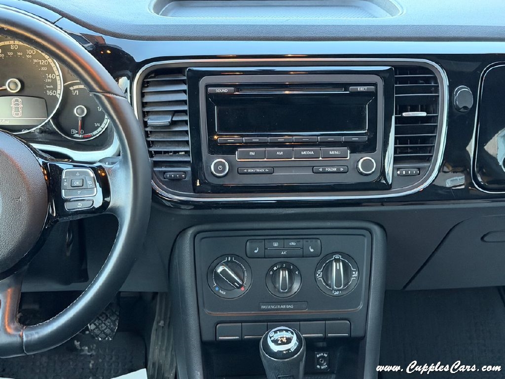 Volkswagen Beetle  2014