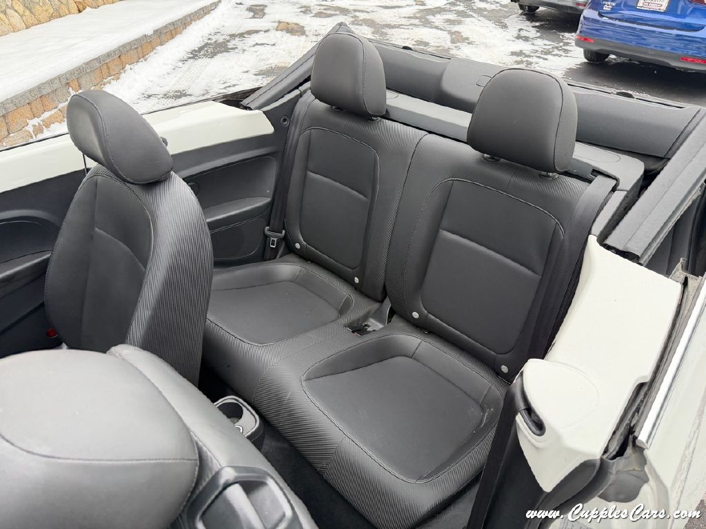 Volkswagen Beetle  2013