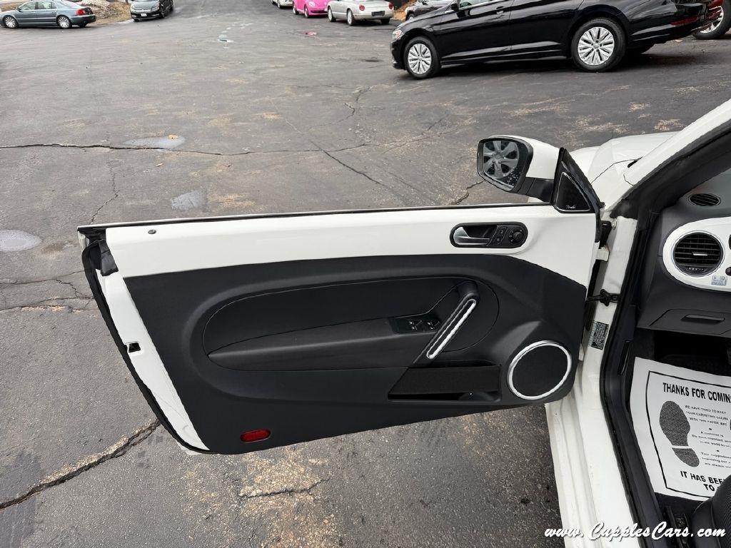 Volkswagen Beetle  2013