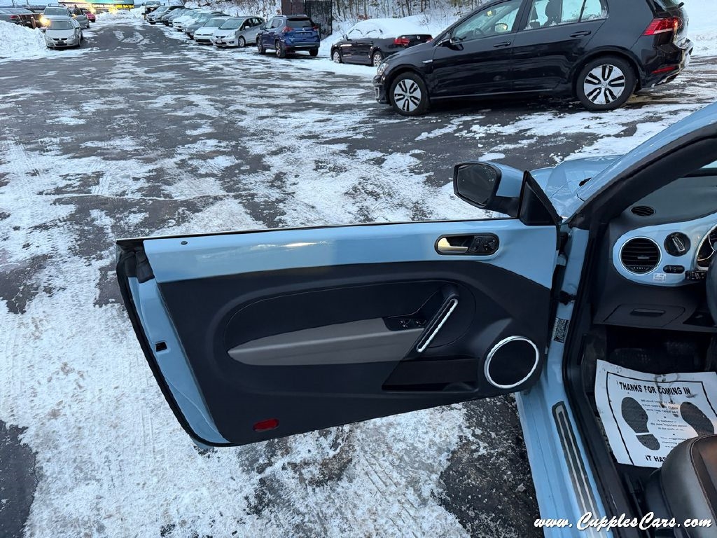 Volkswagen Beetle  2013