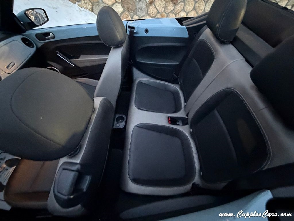 Volkswagen Beetle  2013