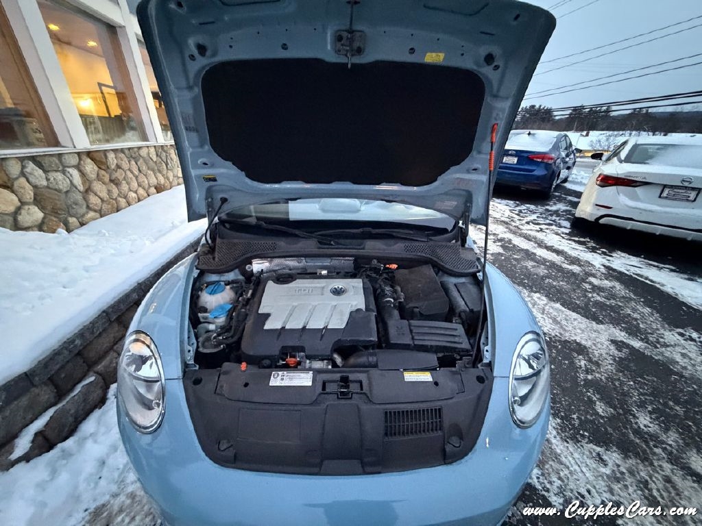 Volkswagen Beetle  2013