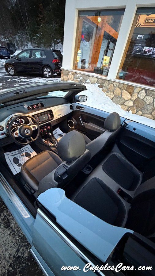 Volkswagen Beetle  2013