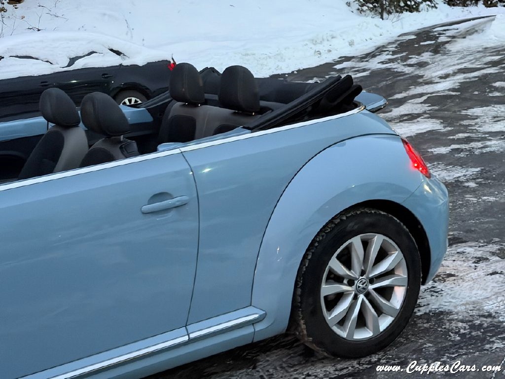 Volkswagen Beetle  2013