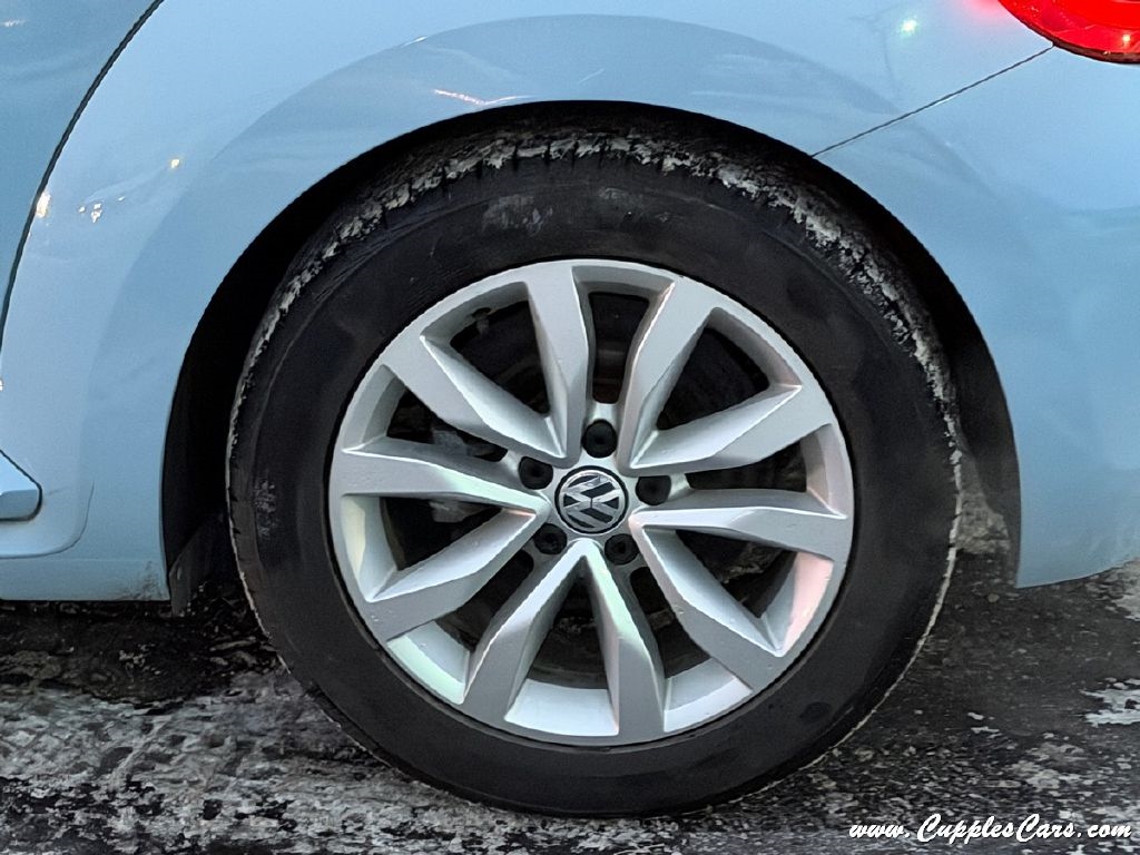 Volkswagen Beetle  2013