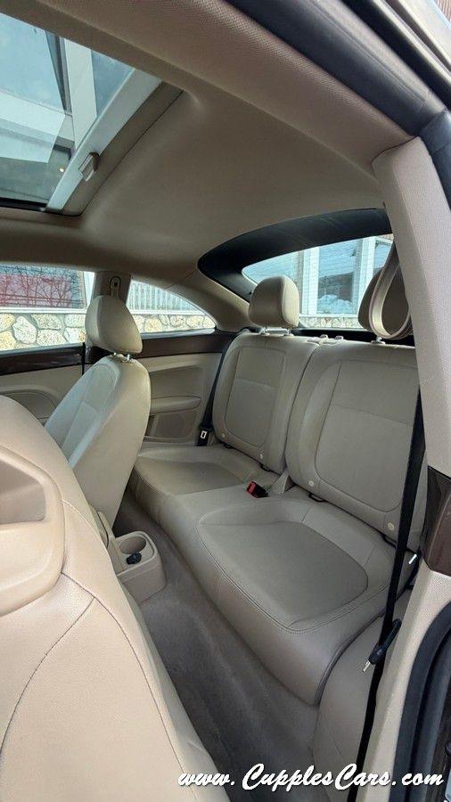 Volkswagen Beetle  2014