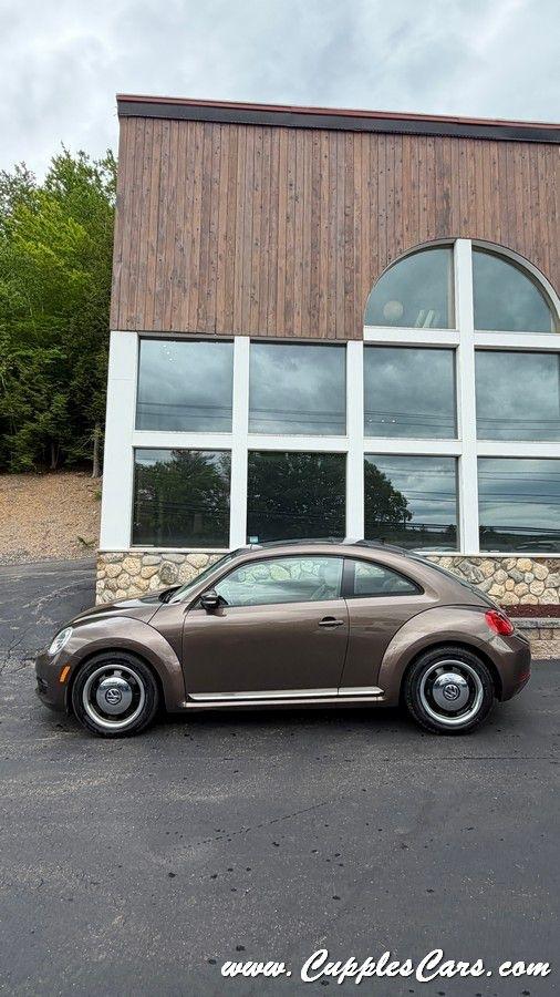 Volkswagen Beetle 1.8T 6A w/ Sunroof, Sound & Nav 2014