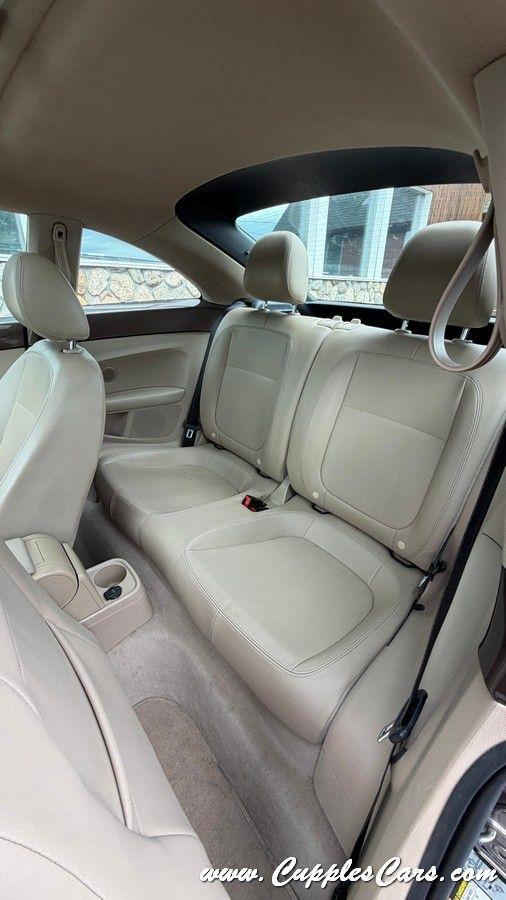 Volkswagen Beetle 1.8T 6A w/ Sunroof, Sound & Nav 2014