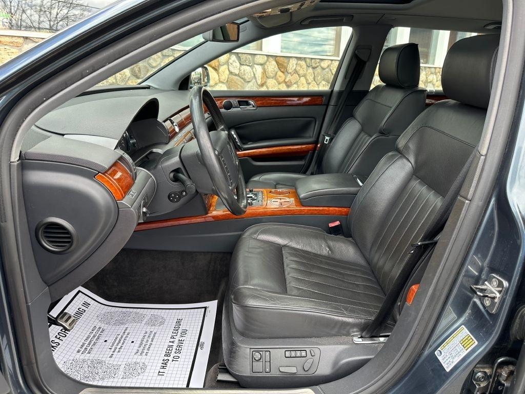 Volkswagen Phaeton  2005