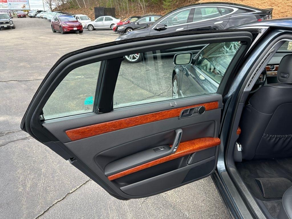 Volkswagen Phaeton  2005