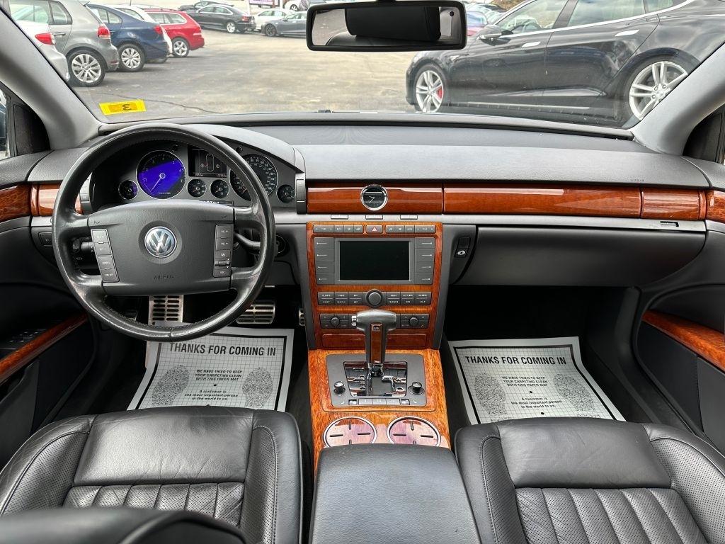 Volkswagen Phaeton  2005