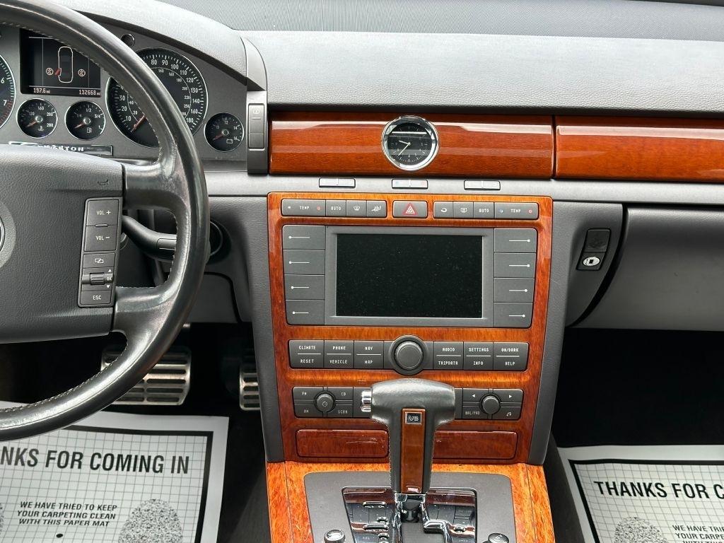 Volkswagen Phaeton  2005