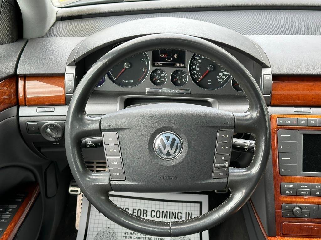Volkswagen Phaeton  2005