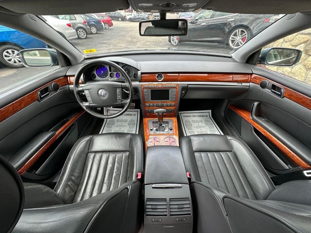 Volkswagen Phaeton  2005