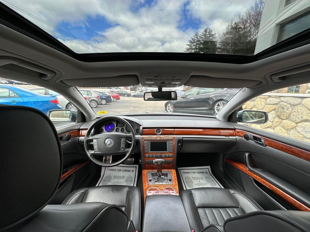 Volkswagen Phaeton  2005