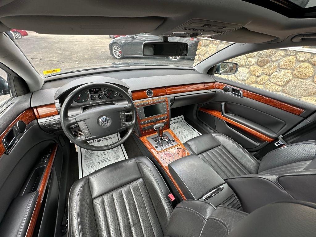 Volkswagen Phaeton  2005