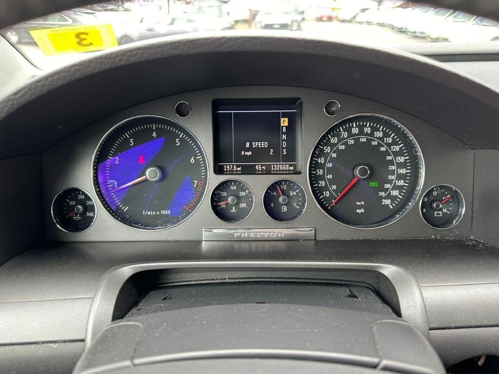 Volkswagen Phaeton  2005